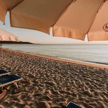 Resort Fior Di Sardegna Позада Екстериор снимка