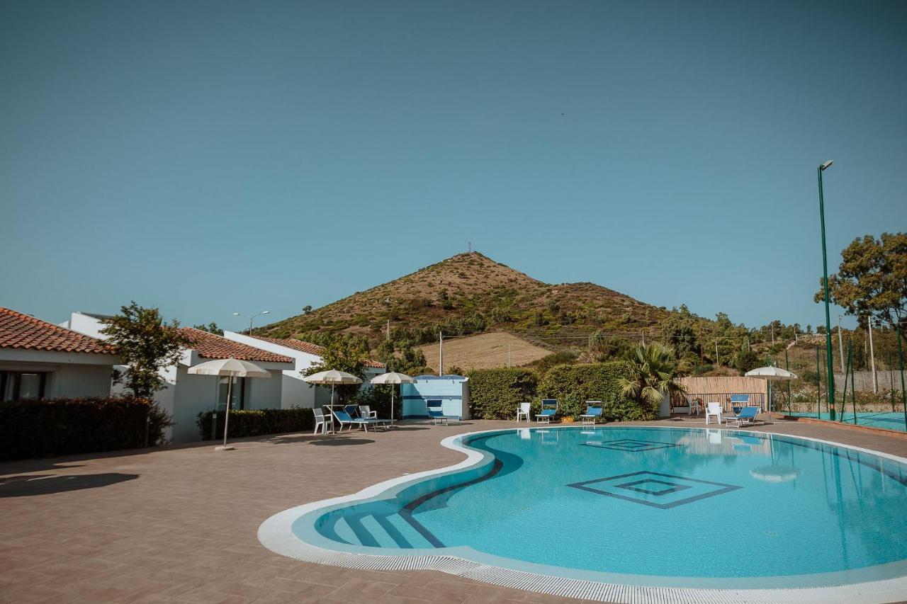 Resort Fior Di Sardegna Позада Екстериор снимка
