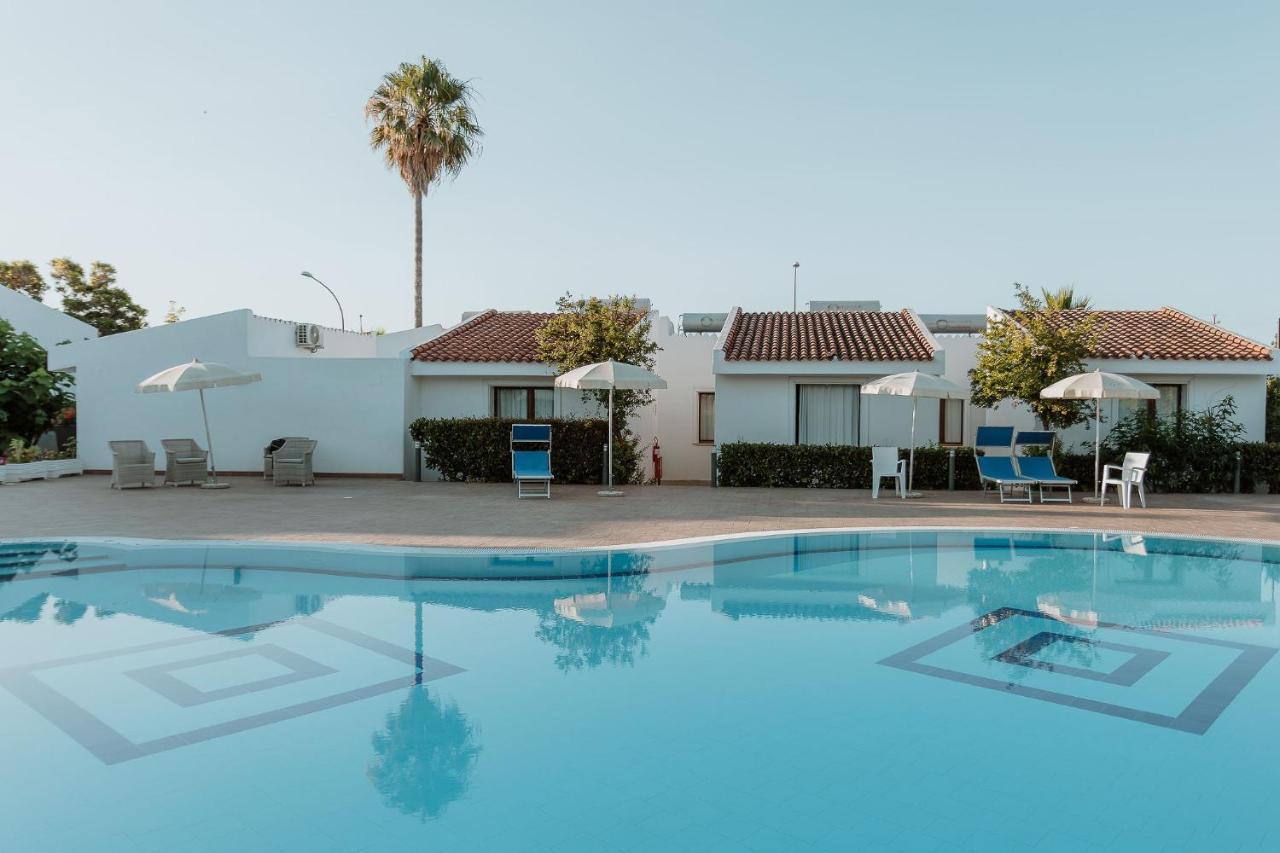 Resort Fior Di Sardegna Позада Екстериор снимка
