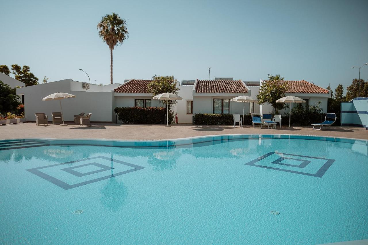 Resort Fior Di Sardegna Позада Екстериор снимка